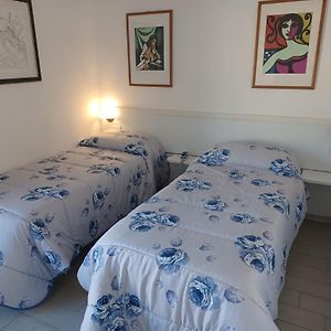 Habitación con 2 Camas Individuales